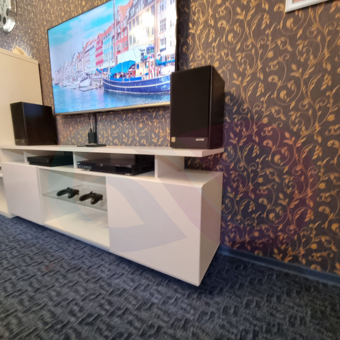 Тумба под тв Морена