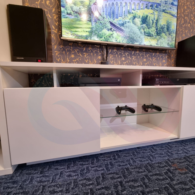 Тумба под тв Морена